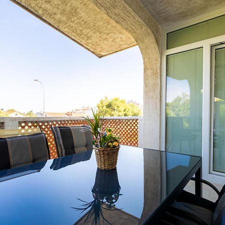 Apartment Meri Кърк Екстериор снимка