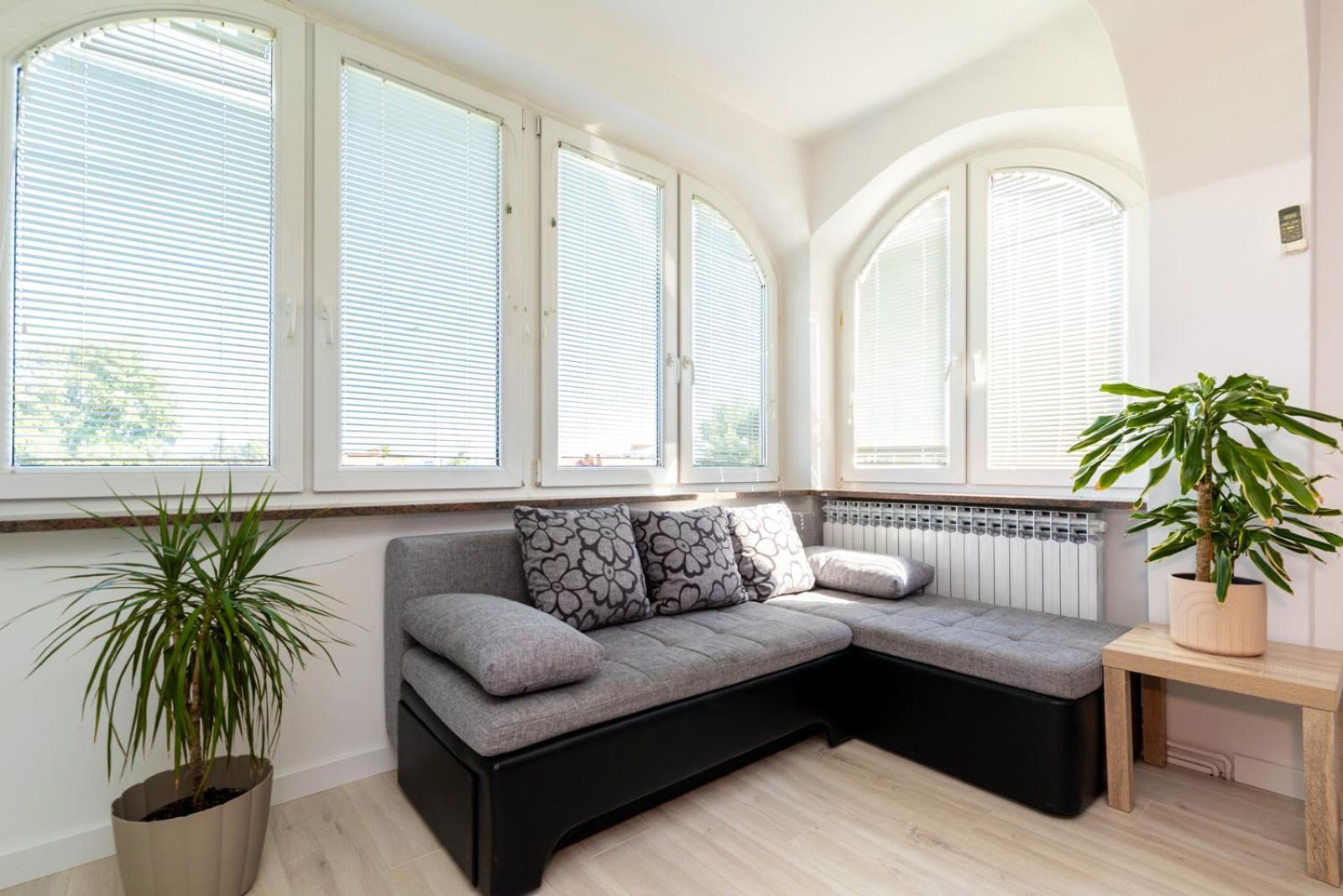 Apartment Meri Кърк Екстериор снимка