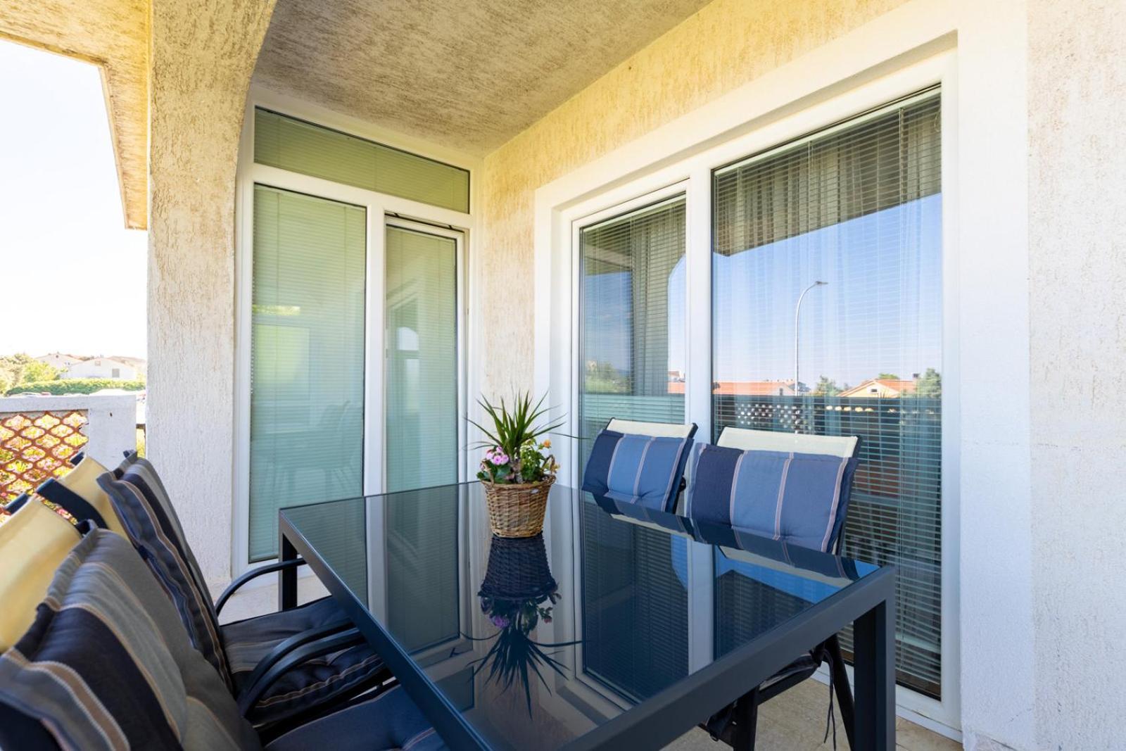 Apartment Meri Кърк Екстериор снимка