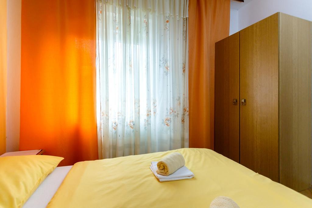 Apartment Meri Кърк Екстериор снимка