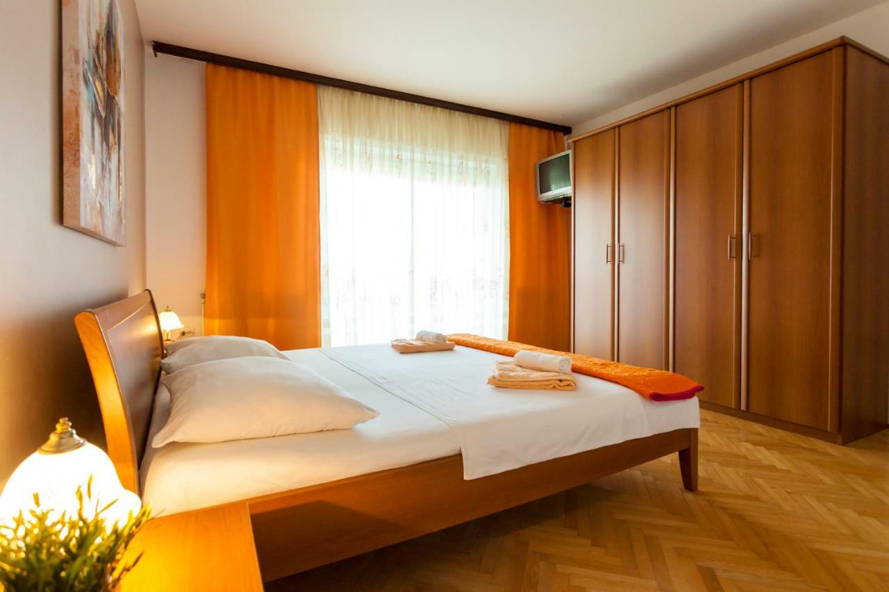 Apartment Meri Кърк Екстериор снимка